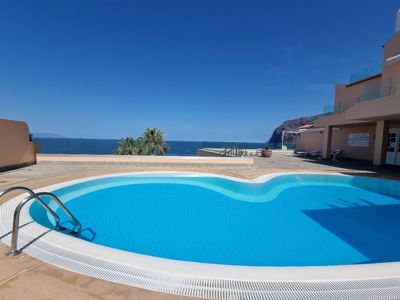 Accessible pool at Buenavista The Blue Oyster, Los Gigantes, perfect for everyone.