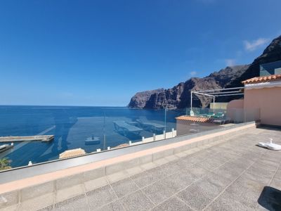 View of the pool from the terrace in Los Gigantes, Buenavista The Blue Oyster.