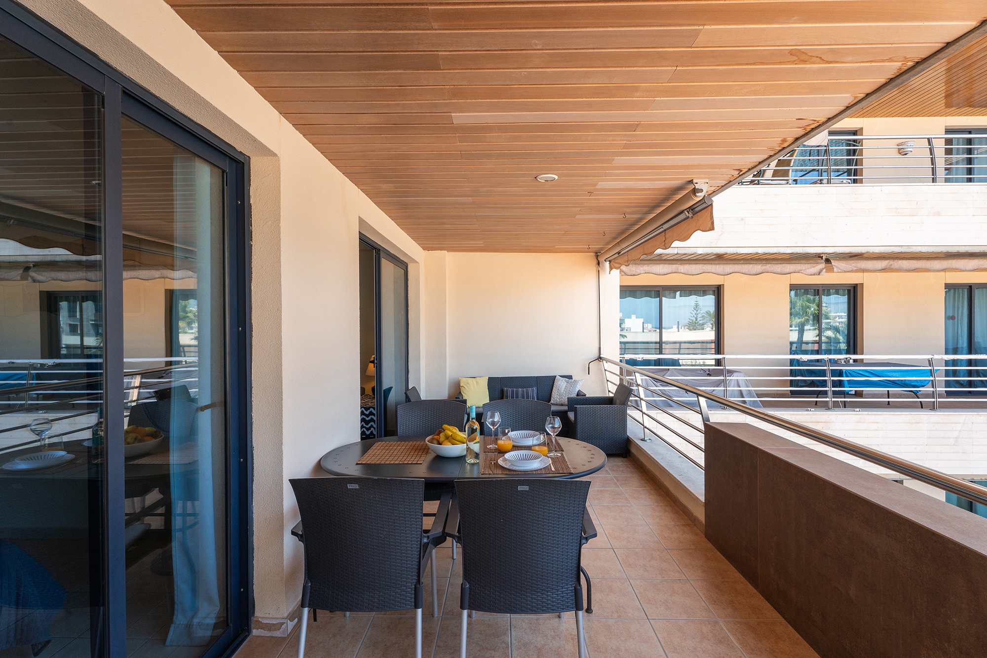 View of the complete terrace at Teide View, Los Gigantes, with furniture and sea views.