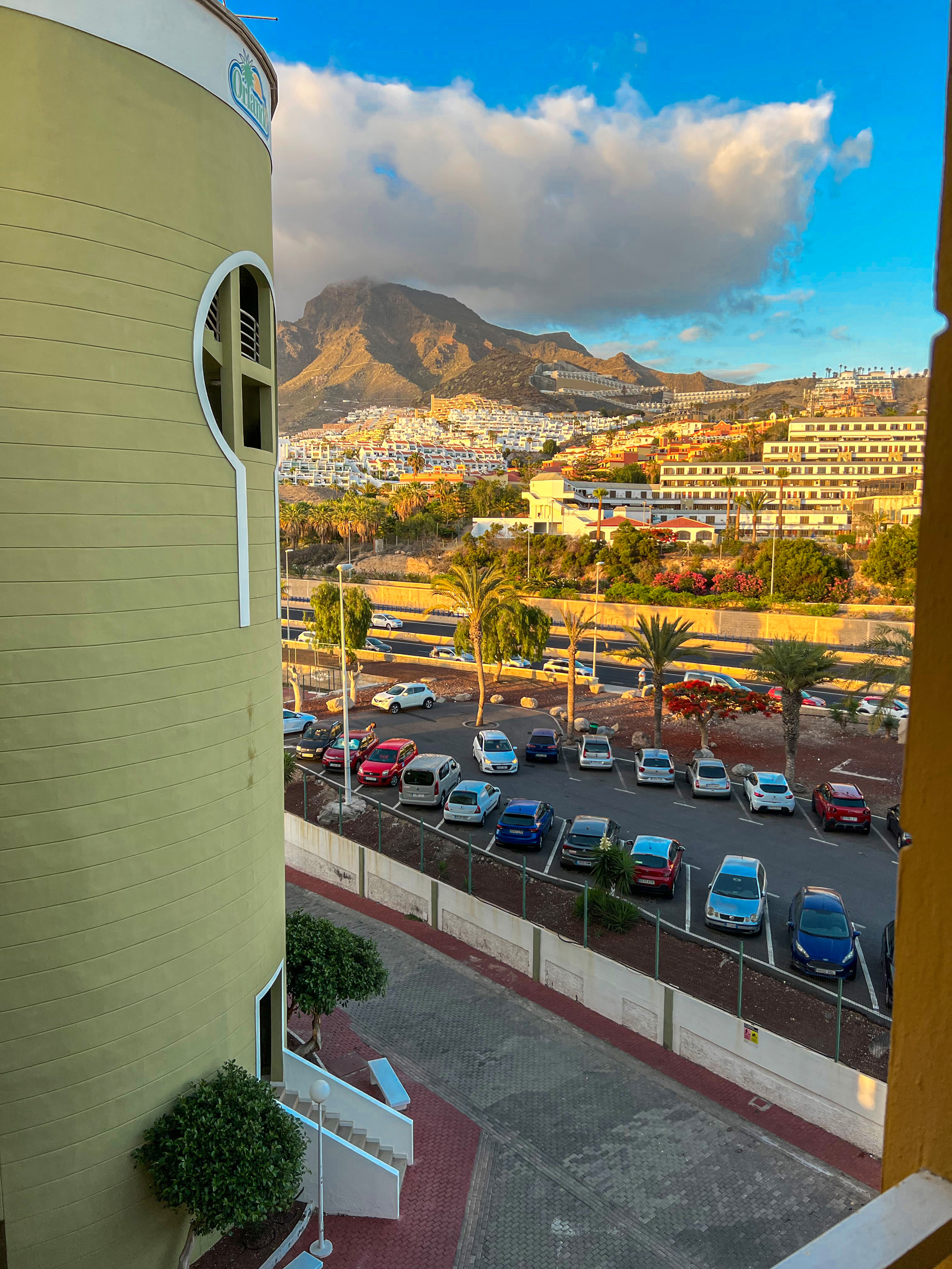 Free parking area at Orlando Sea View, Costa Adeje, Vecindario.