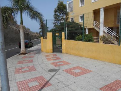 Easy access to the Orlando Sea View property in Vecindario, Costa Adeje.