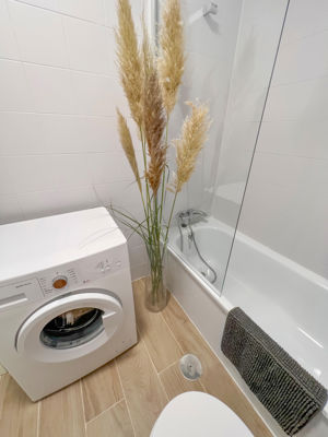 Shower with screen in the bathroom of Orlando Sea View, Costa Adeje.